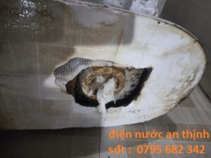 bồn cầu bị mắc nắp chai ở phường phú mỹ